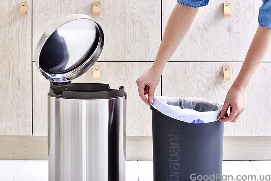 Ведро для мусора Brabantia Pedal Bin 20 л, матовая сталь с защитой от отпечатков 111907 фото