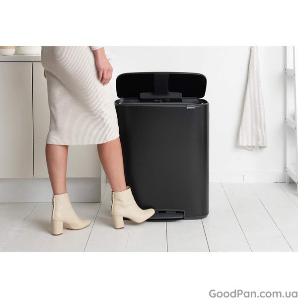 Ведро для мусора двухсекционное Brabantia Bo Pedal Bin 2x30 л, черное 211508 фото