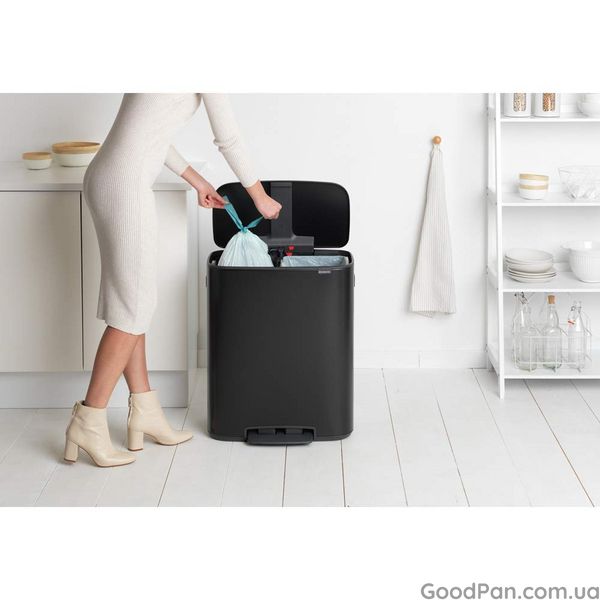 Ведро для мусора двухсекционное Brabantia Bo Pedal Bin 2x30 л, черное 211508 фото